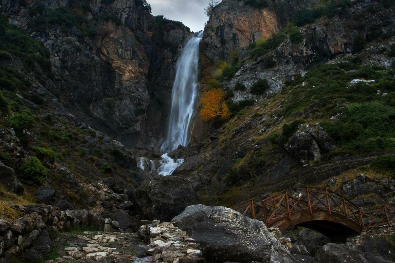 Etheres Tzoumerkon Mountain Resort Katarráktis Екстериор снимка